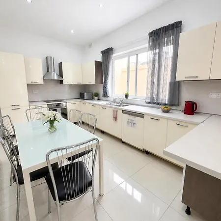 Deluxe Double Bedroom In Centre And Shared Flat *